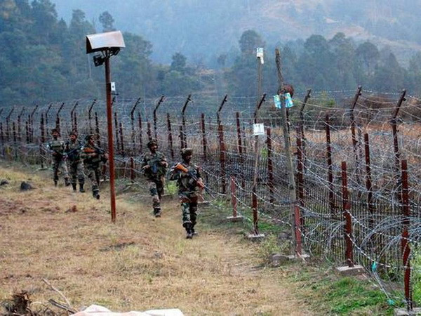 Pakistan triệu Phó Cao ủy Ấn Độ sau khi xảy ra vụ nổ súng ở LoC ảnh 1