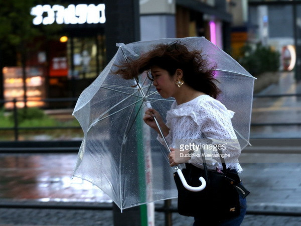 Nhật Bản: Bão Talim tràn vào đảo Hokkaido sau khi tàn phá Shikoku ảnh 1