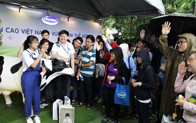 Vinamilk đồng hành cùng "Ngày hội việc làm Bách khoa 2017" ảnh 1