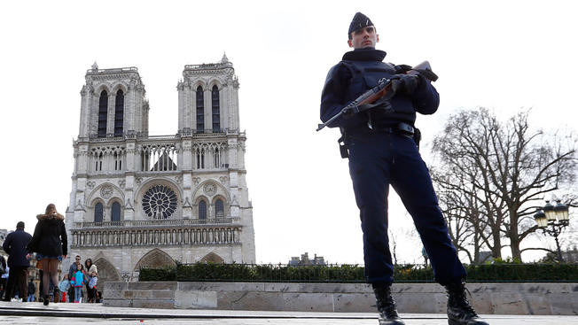 Pháp: Một người đàn ông bị cảnh sát bắn khi đang tìm cách tấn công ảnh 1