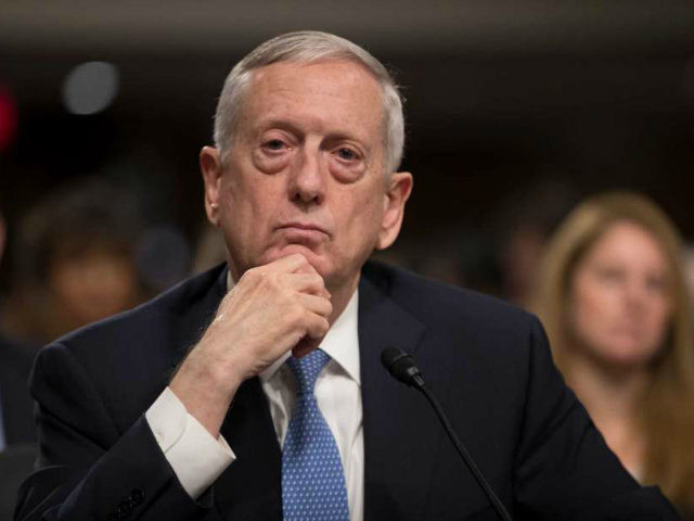 Bộ trưởng Quốc phòng Mỹ James Mattis. (Nguồn: AP) "Syria đã xem xét nghiêm túc lời cảnh báo của Tổng thống Mỹ" ảnh 1