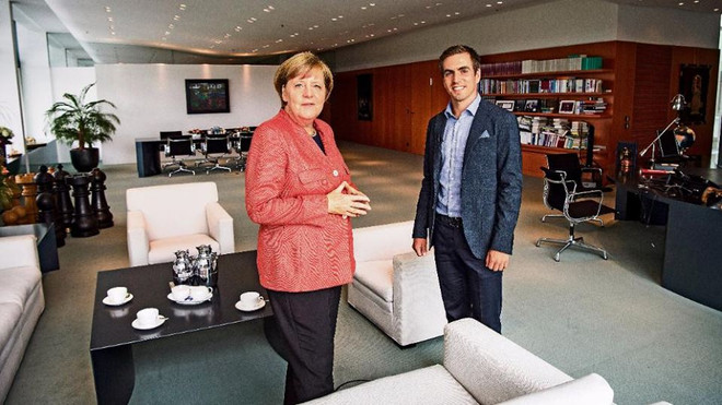 Merkel​, Lahm​ và những ​suy nghĩ về bóng đá, thời đại Smartphone ảnh 1