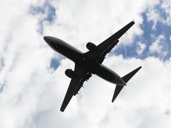 Các hãng hàng không Trung Đông gặp khó do lệnh cấm mang laptop ảnh 1