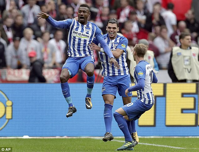 Bayern lại đánh rơi chiến thắng, dù đã sa thải Carlo Ancelotti ảnh 3