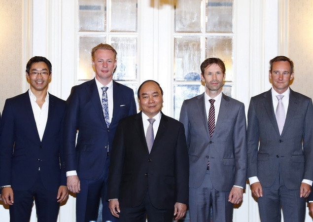 Thủ tướng Nguyễn Xuân Phúc gặp mặt các nhà đầu tư Hà Lan ảnh 1