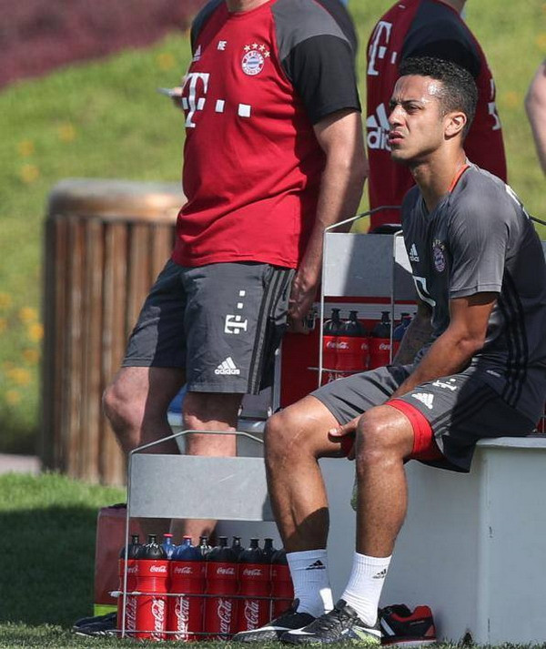 Thiago dính chấn thương, Ancelotti lại trông chờ vào Müller ảnh 2