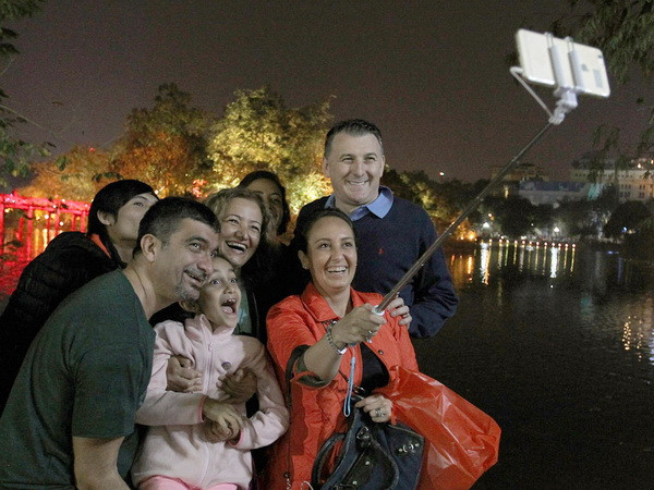 Người nước ngoài chia sẻ những cảm nhận về Tết Việt Nam ảnh 1