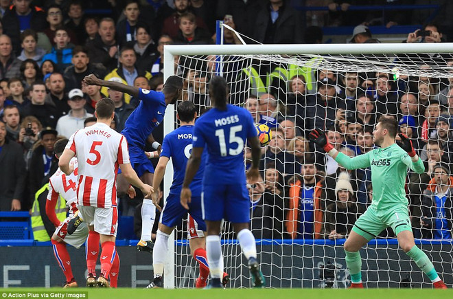 Chelsea kết thúc năm bằng chiến thắng hủy diệt ở Stamford Bridge ảnh 2