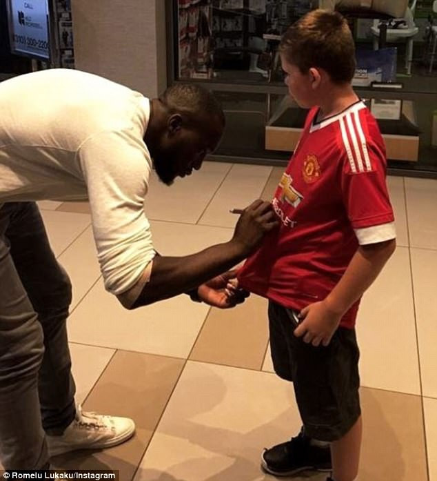 "Bom tấn" Romelu Lukaku chính thức nói lời chia tay Everton ảnh 2