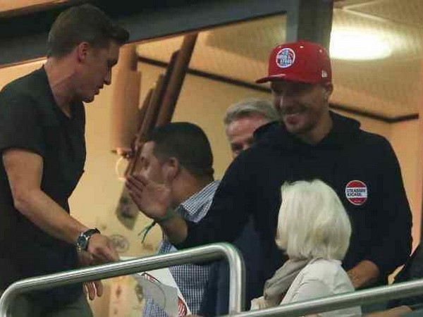 Podolski-Schweinsteiger: Một tình bạn đặc biệt trên sân cỏ! ảnh 9