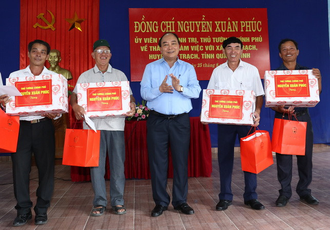Thủ tướng Nguyễn Xuân Phúc thăm xã Đức Trạch của tỉnh Quảng Bình ảnh 1