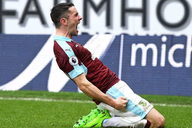 Brady lập siêu phẩm đá phạt chấm dứt "siêu kỷ lục" của Chelsea ảnh 2