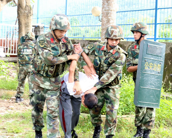 Việt Nam và Trung Quốc tiến hành diễn tập chung chống khủng bố ảnh 1