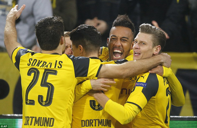 Dortmund thắng vùi dập Benfica, ngược dòng thẳng tiến tứ kết ảnh 1
