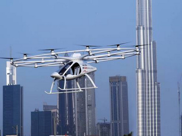 Video cận cảnh thử nghiệm thành công taxi bay tự hành ở UAE ảnh 1