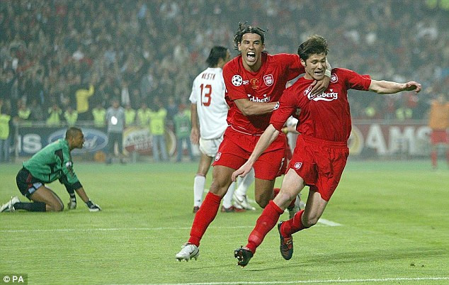 Những hình ảnh đáng nhớ trong sự nghiệp bóng đá của Xabi Alonso ảnh 3