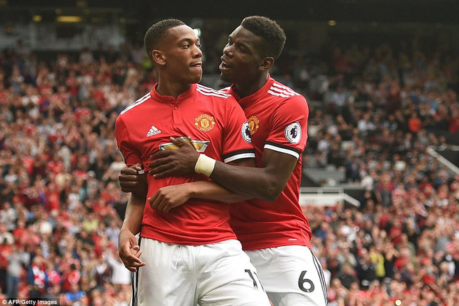 Lukaku lập cú đúp, Man United chiếm ngôi đầu Premier League ảnh 2