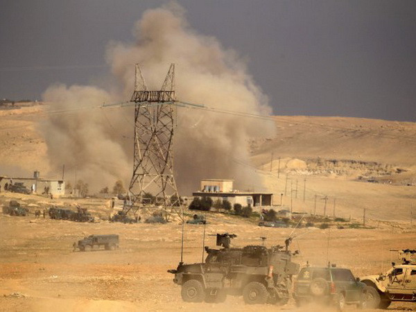 Binh sỹ Mali thương vong trong vụ tấn công bằng bom và rocket ảnh 1