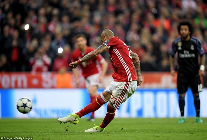 Ronaldo lập cú đúp, Real ngược dòng hạ Bayern tại Allianz Arena ảnh 3
