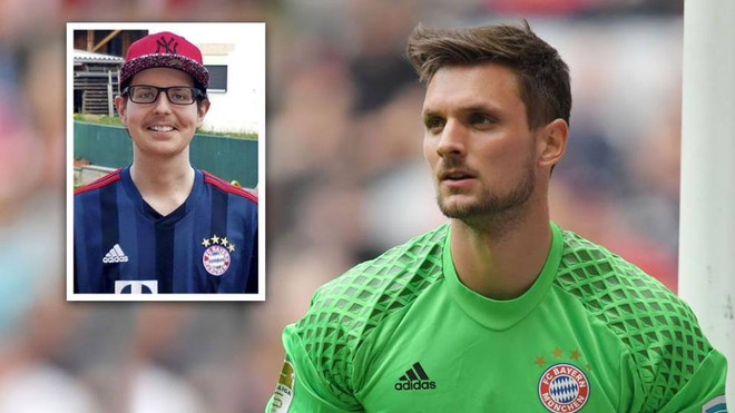 Thủ thành Bayern tặng CĐV sắp giã từ cuộc sống món quà bất ngờ ảnh 1