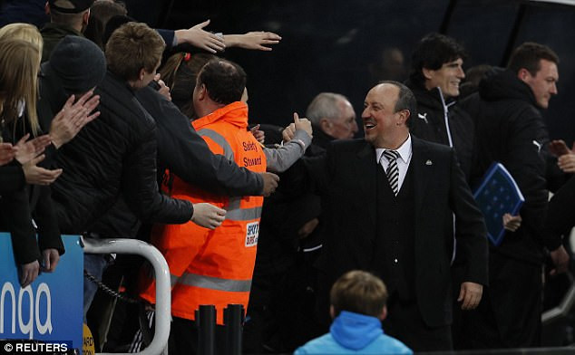 Newcastle United chính thức giành vé trở lại Premier League ảnh 3