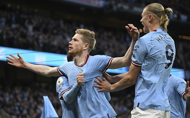 Man City nắm quyền tự quyết đến ngôi vương. (Nguồn: Getty Images) Manchester City vùi dập Arsenal 4-1 ở trận 'chung kết' Premier League ảnh 1