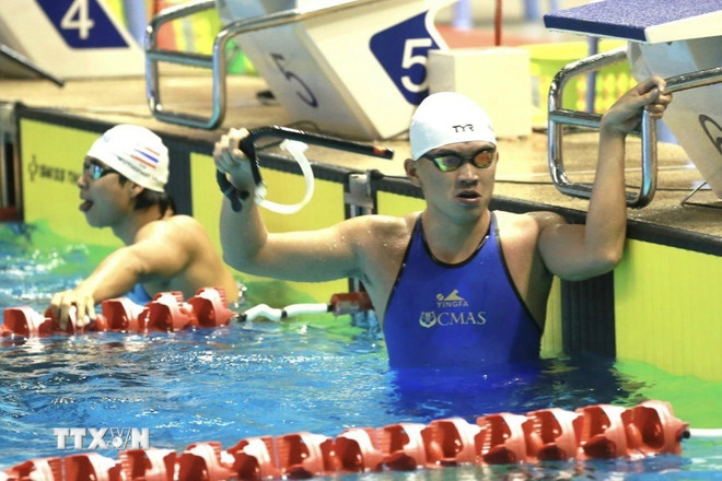 Đội tuyển Lặn giành HCV nội dung Vòi hơi chân vịt 4x200m tiếp sức nam. (Ảnh: TTXVN) SEA Games 32 ngày 12/5: Đoàn Việt Nam đã có 71 huy chương Vàng ảnh 14
