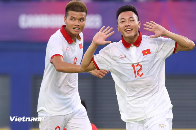 Đánh bại U22 Singapore, U22 Việt Nam chiếm ngôi đầu bảng B ảnh 6