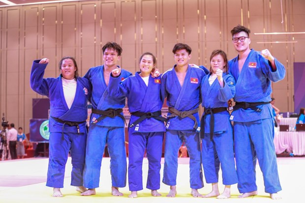 Đội tuyển Judo Việt Nam giành HCV nội dung Đồng đội hỗn hợp. (Ảnh: TTXVN) Bảng tổng sắp huy chương SEA Games 32 chung cuộc: Việt Nam đứng đầu ảnh 3