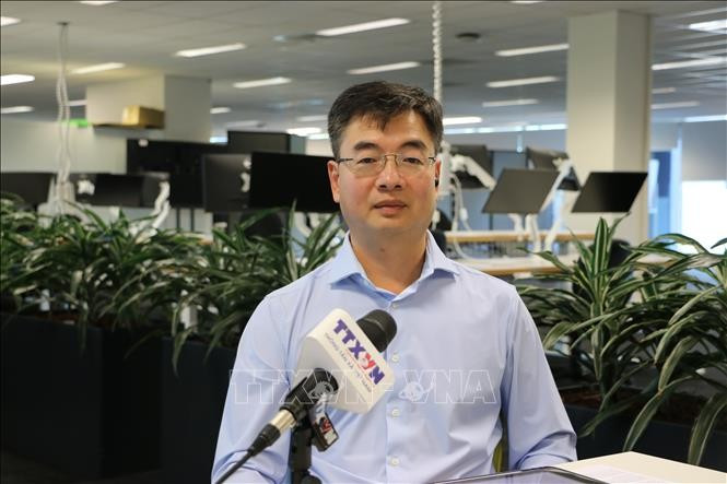 Giáo sư Nghiêm Đức Long, Giám đốc Trung tâm môi trường và nước thuộc Đại học Công nghệ Sydney, Chủ tịch Hội trí thức và chuyên gia Việt Nam tại Australia. (Ảnh: Văn Linh/TTXVN)