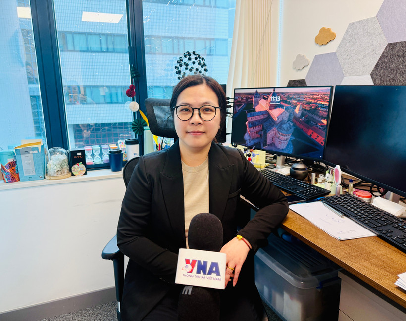 Giáo sư Lý Thục Huệ trả lời phỏng vấn của phóng viên TTXVN. (Ảnh: Mạc Luyện/TTXVN)