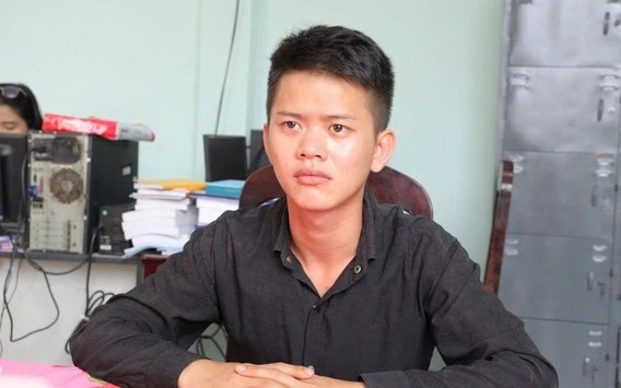 Đặng Thái Bình tại cơ quan công an. (Ảnh Công an cung cấp.)