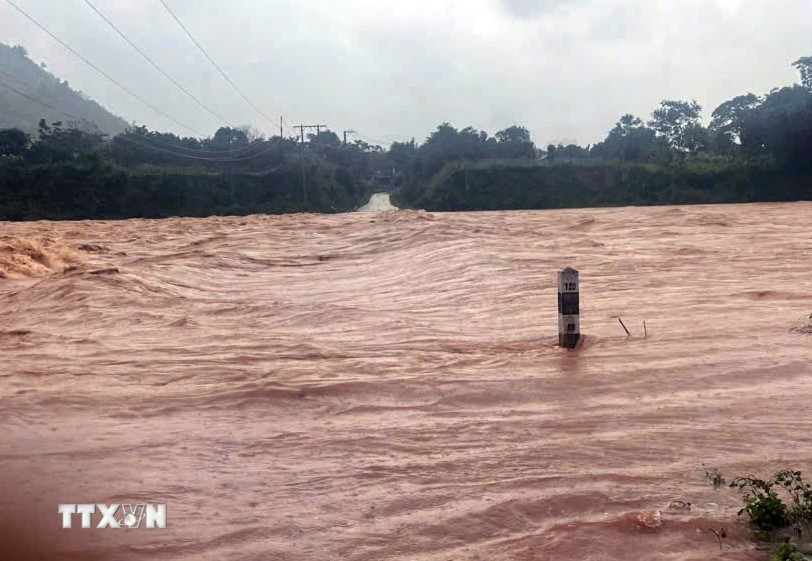 Lũ lớn tại tỉnh Quảng Trị.( Ảnh: TTXVN phát)