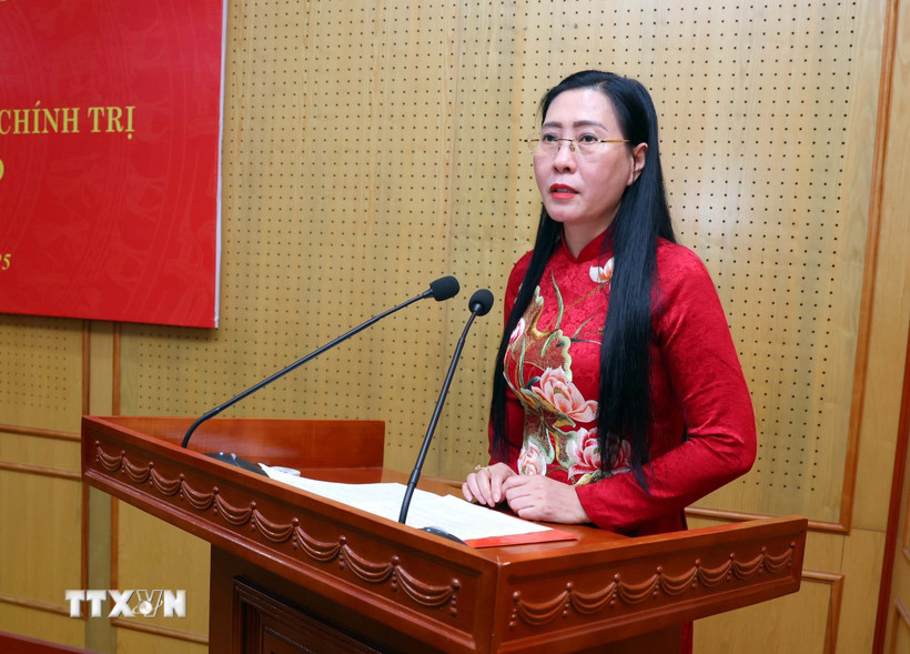 Phó Trưởng ban Tổ chức Trung ương Bùi Thị Quỳnh Vân phát biểu. (Ảnh: Phạm Kiên/TTXVN)