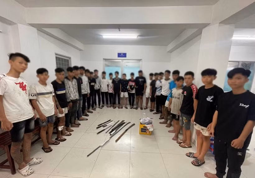 Nhóm nghi phạm tham gia đánh nhau tại phường Hưng Phú, thành phố Cần Thơ. (Nguồn: CACC)