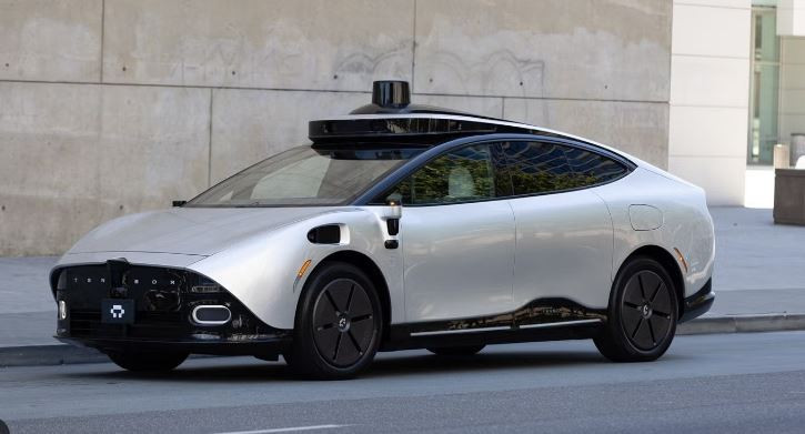 Tensor Robocar - chiếc xe robot cá nhân tự hành hoàn toàn đầu tiên trên thế giới. (Nguồn: Just Auto)