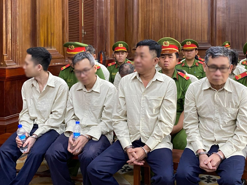 Các bị cáo tại phiên toà. (Ảnh: Hồng Giang/TTXVN)