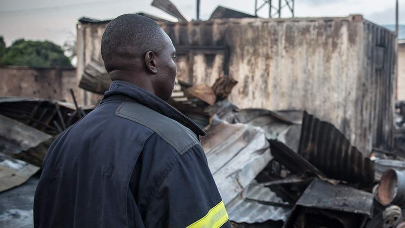 Lính cứu hỏa có mặt tại hiện trường đám cháy. (Nguồn: Izvestia)