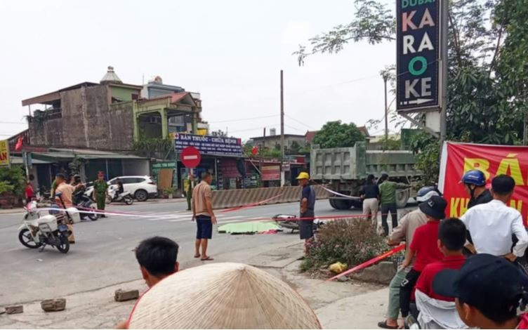 Hiện trường vụ tai nạn thương tâm. (Ảnh: Vietnamnet)