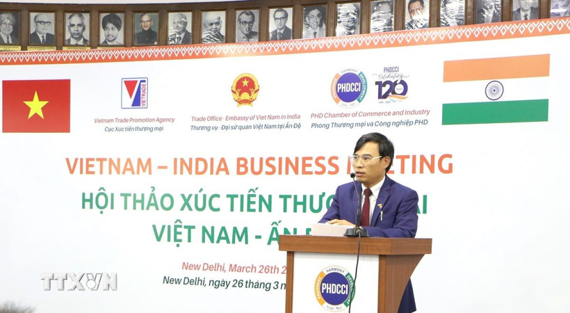 Ông Bùi Trung Thướng - Tham tán Thương mại tại Ấn Độ đang phát biểu tại hội thảo. (Ảnh: Ngọc Thúy/TTXVN)