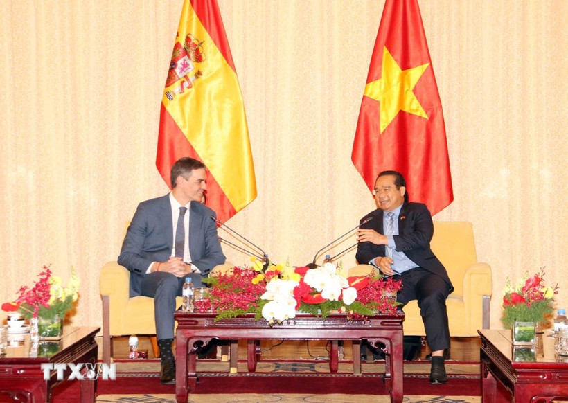 Chủ tịch Ủy ban Nhân dân Thành phố Hồ Chí Minh Nguyễn Văn Được tiếp Thủ tướng Tây Ban Nha Pedro Sanchez. (Ảnh: Xuân Khu/TTXVN)