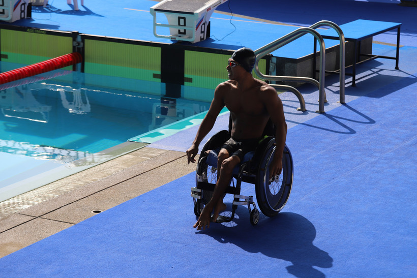 Vận động viên Đỗ Thanh Hải sau khi giành huy chương đầu tiên cho đoàn Việt Nam. (Ảnh: Đỗ Sinh/TTXVN)