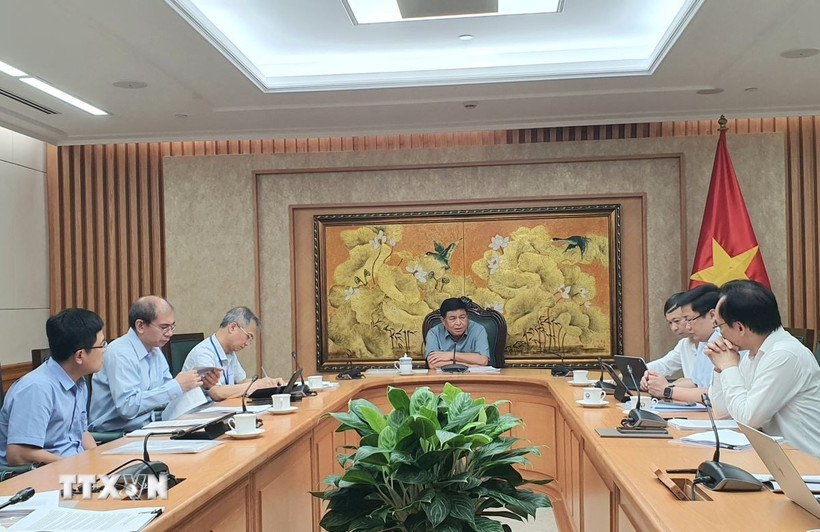 Phó Thủ tướng Nguyễn Chí Dũng họp về Đề án quốc gia khởi nghiệp sáng tạo. (Ảnh: Chu Thanh Vân/TTXVN)