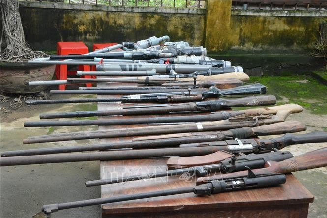 Vũ khí tự chế được lực lượng chức năng thu hồi tại huyện Buôn Đôn, tỉnh Đắk Lắk. (Nguồn: TTXVN)