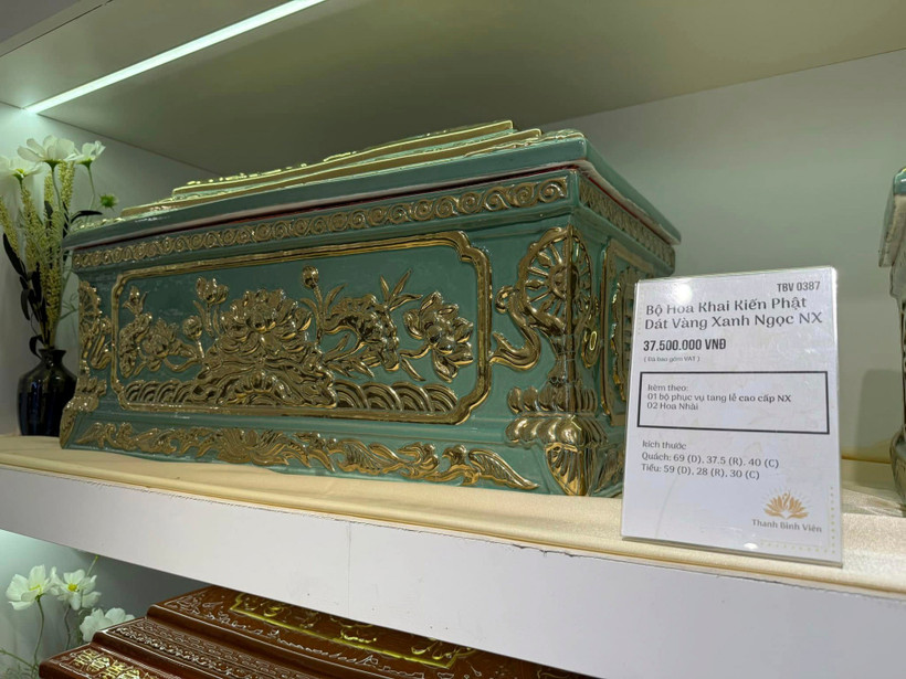 Bộ quách có giá hơn 37 triệu đồng. (Ảnh: Vietnamnet)