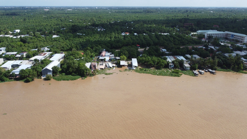 Khu vực sạt lở bờ sông Tiền tại khóm Tân Tịch, phường Cao Lãnh. (Ảnh: Nhựt An/TTXVN)