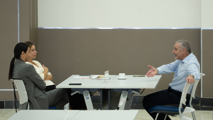 Doanh nghiệp thảo luận về kết nối trong các lĩnh vực công nghiệp chế tạo, máy móc thiết bị, công nghệ thực phẩm, công nghiệp dược, điện tử, logistics. (Ảnh: Huyền Trang/TTXVN)