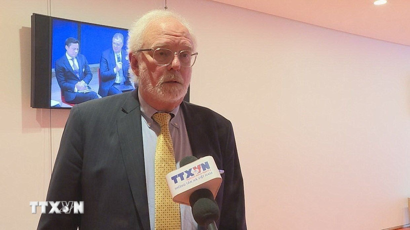 Cựu Đại sứ Hoa Kỳ tại Việt Nam David B. Shear trả lời phỏng vấn TTXVN tại New York. (Ảnh: Thanh Tuấn/TTXVN)