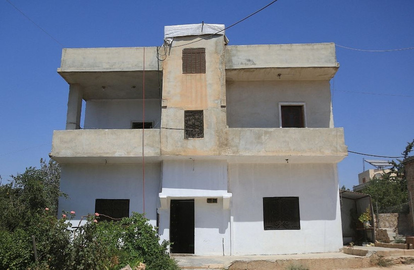 Ngôi nhà ở thị trấn Atme, tỉnh Idlib, tây bắc Syria, nơi liên quân do Mỹ dẫn đầu đã đột kích ngày 20/8. (Ảnh: AFP)