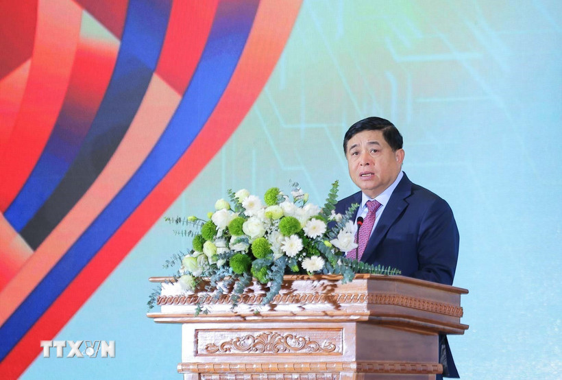 Phó Thủ tướng Nguyễn Chí Dũng - Phó Trưởng ban Ban Chỉ đạo Trung ương về phát triển khoa học, công nghệ, đổi mới sáng tạo và chuyển đổi số Quốc gia phát biểu khai mạc. (Ảnh: Hoàng Hiếu/TTXVN)